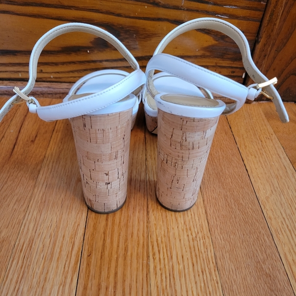 Michael Kors White Platform - Picture 5 of 5